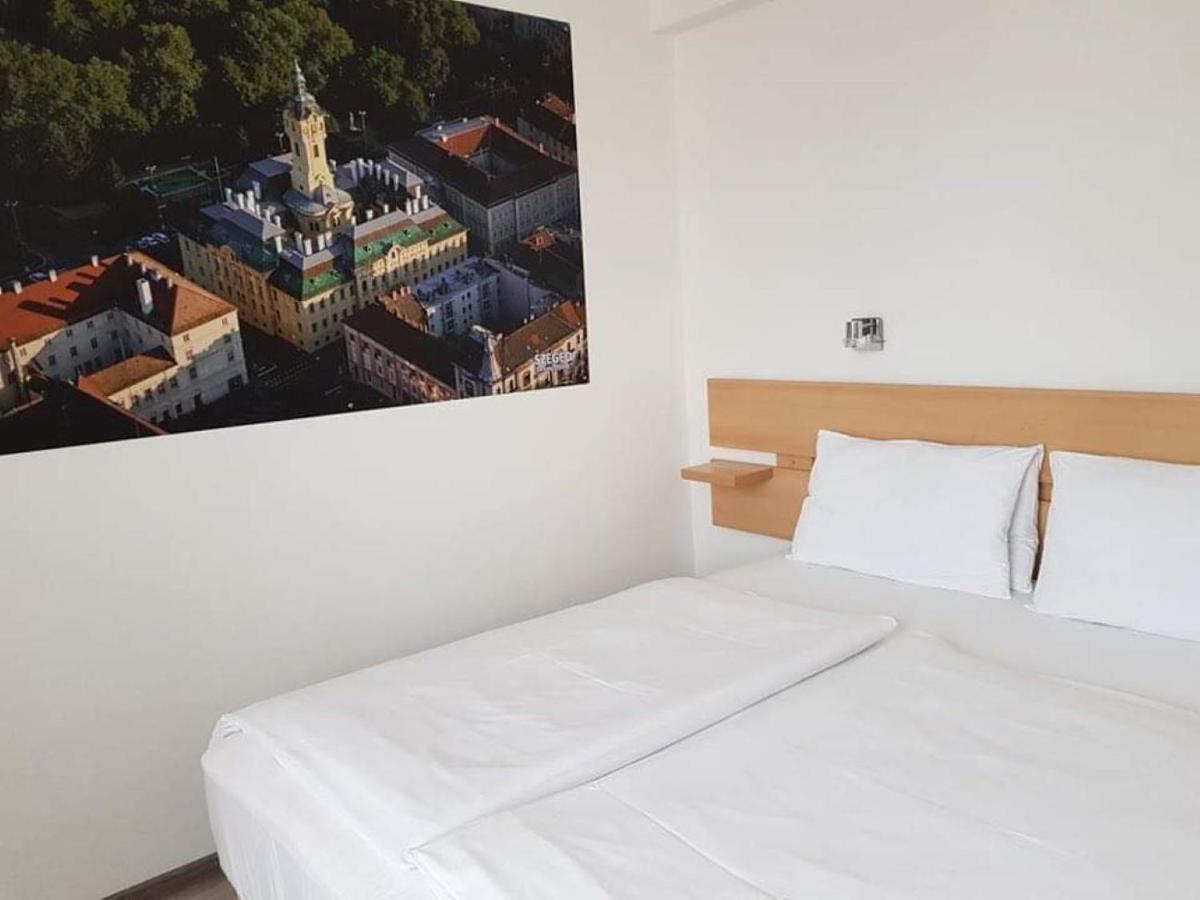 Matyas Panzio Bed & Breakfast Szeged Eksteriør bilde